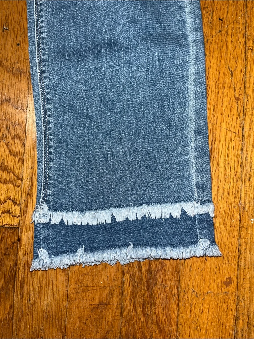 Susan Graver straight Leg Classic Blue Denim Jeans with Fringe Hem Size 6